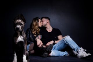 oh what a day... :-) #love #dogloversofinstagram #coupleshoot #studioshooting #canon #eosr5 #schmuuuuusen :-)